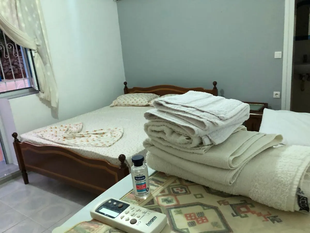 希马拉 Dina House酒店 0*,  阿尔巴尼亚