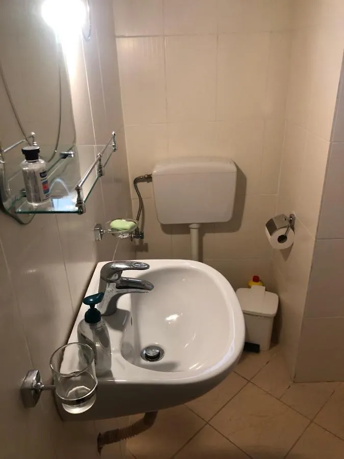 Guest house Dina House Hotel Himare Albania